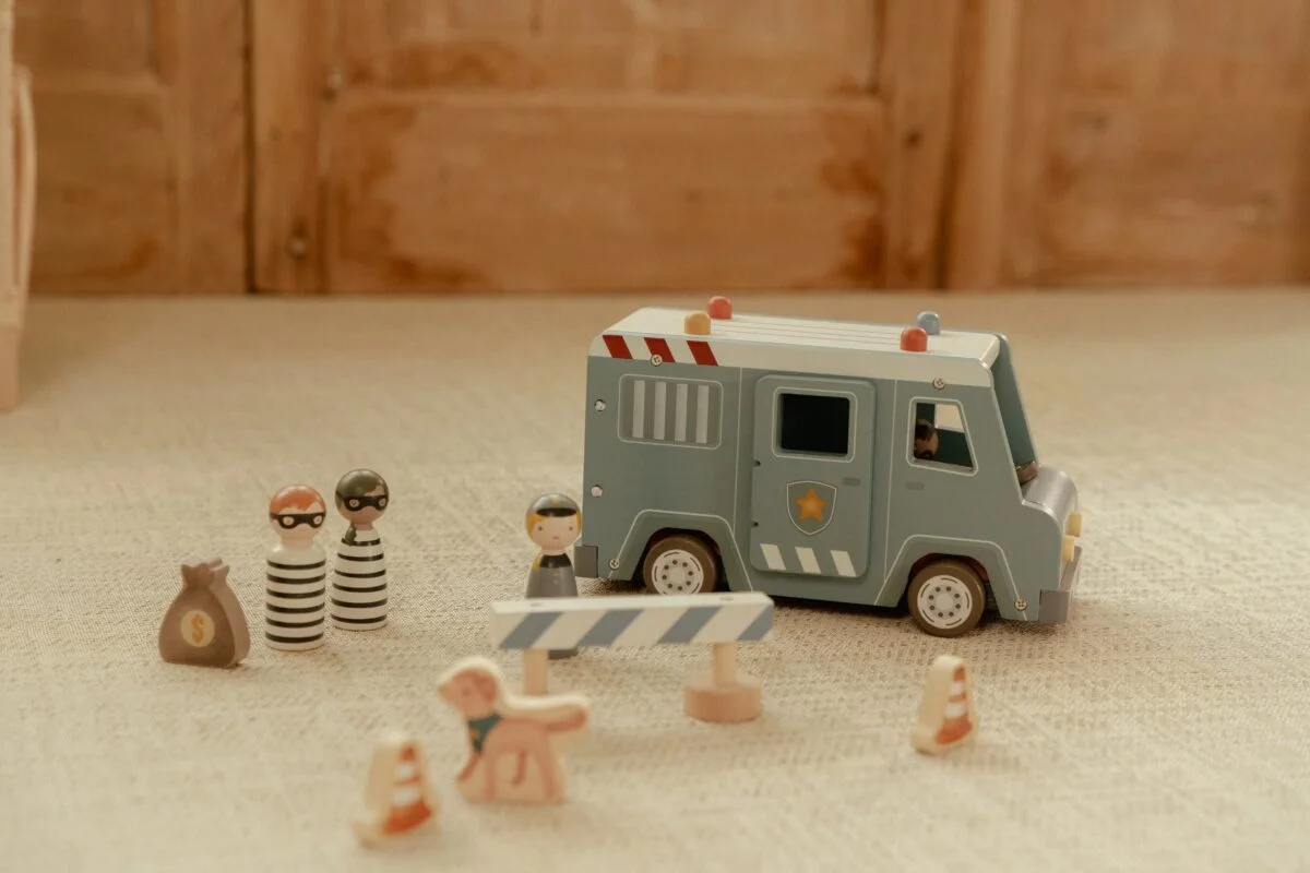 Little Dutch Medinis policijos furgonas - Image 9